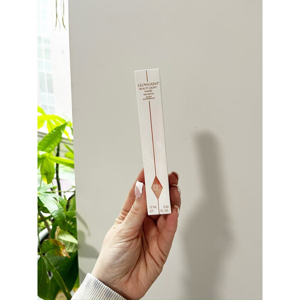 NEW Charlotte Tilbury Beauty Light Wand in Peachgasm